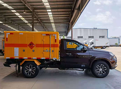 麻城爆破器材运输车